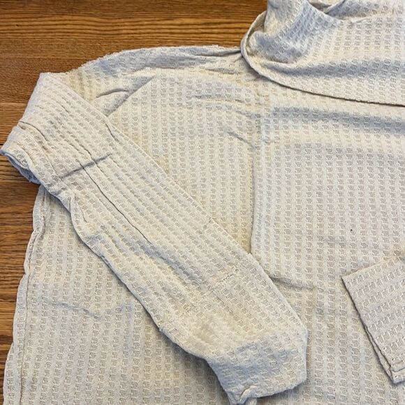 Free People Juicy Long Sleeve Thermal cowl neck in Stone Cold NWT - Picture 2 of 7